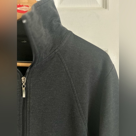 ✌️3/$25✌️ Roots zippered cardigan - Picture 3 of 12